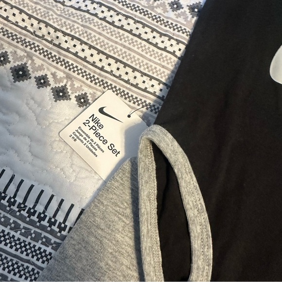 Nike 2-Piece Baby Boy Sporty Onesie and Sweatpants Set - NWT - new with tags. - Picture 5 of 7